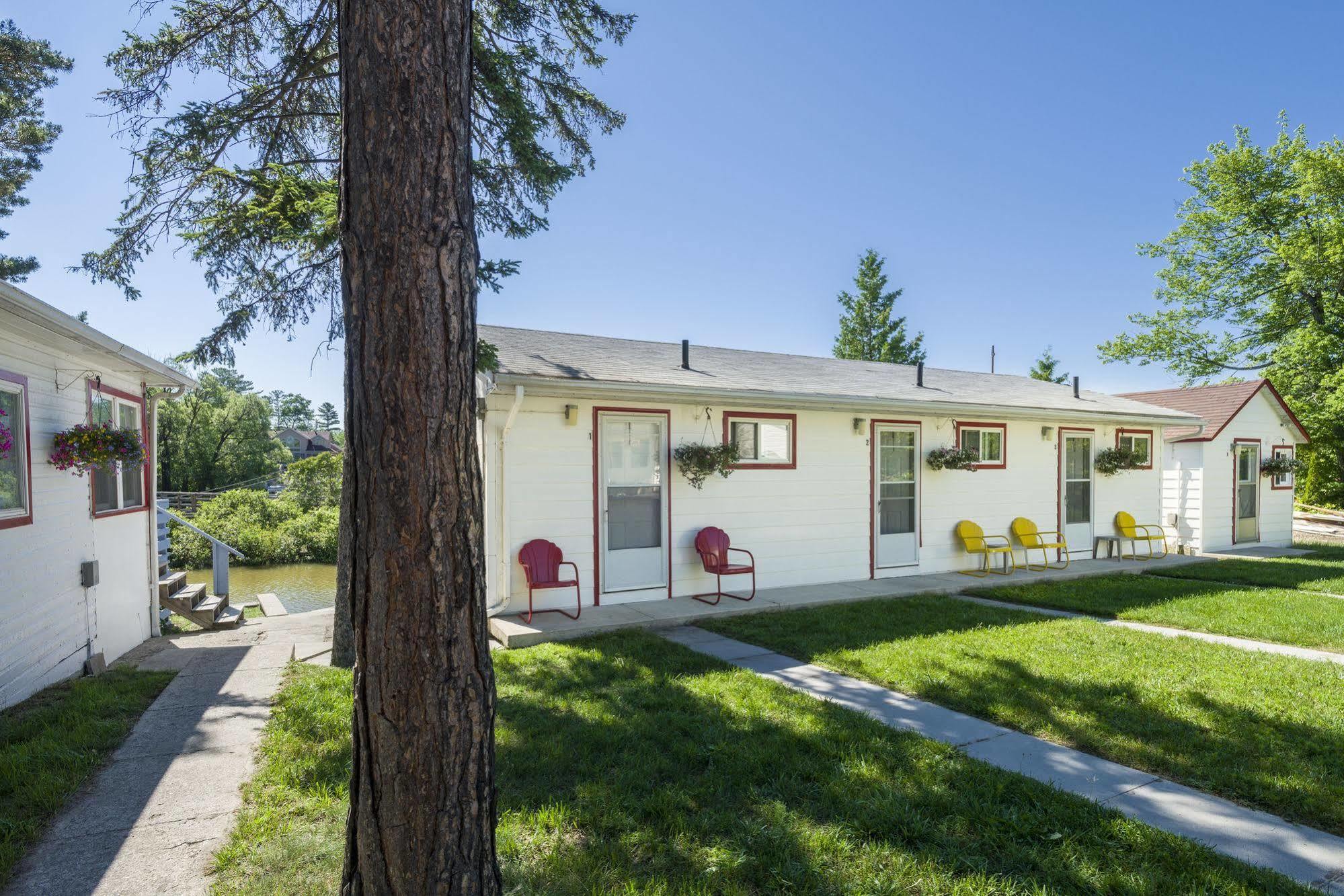 Hollywood Cottages Wasaga Beach Exterior foto